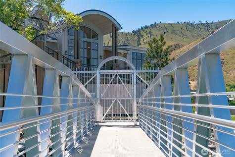 1350 W Woodin Avenue Chelan WA 98816