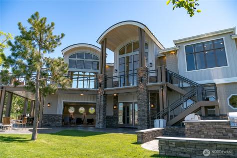1350 W Woodin Avenue Chelan WA 98816