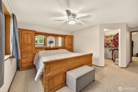 807 Jefferson Avenue NE Renton WA 98056
