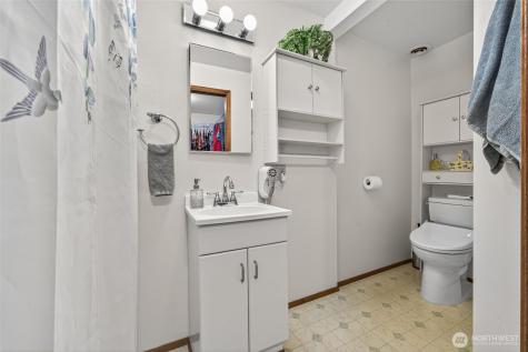807 Jefferson Avenue NE Renton WA 98056