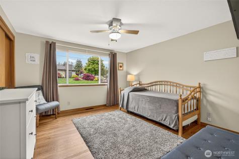 807 Jefferson Avenue NE Renton WA 98056