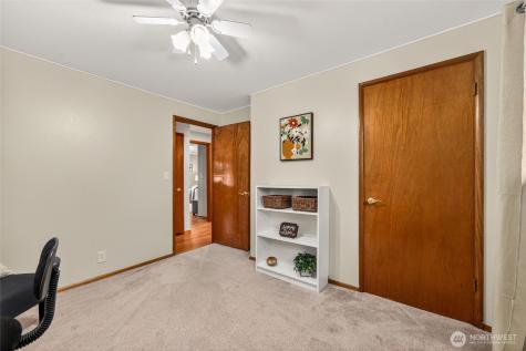 807 Jefferson Avenue NE Renton WA 98056