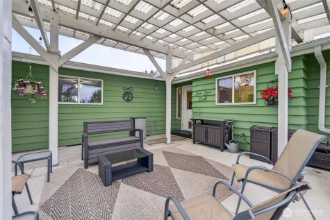 807 Jefferson Avenue NE Renton WA 98056