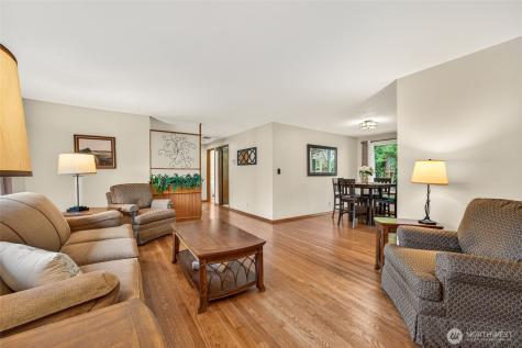 807 Jefferson Avenue NE Renton WA 98056