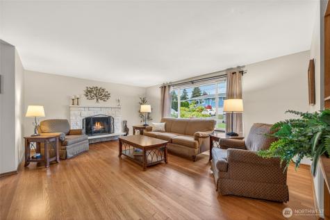 807 Jefferson Avenue NE Renton WA 98056
