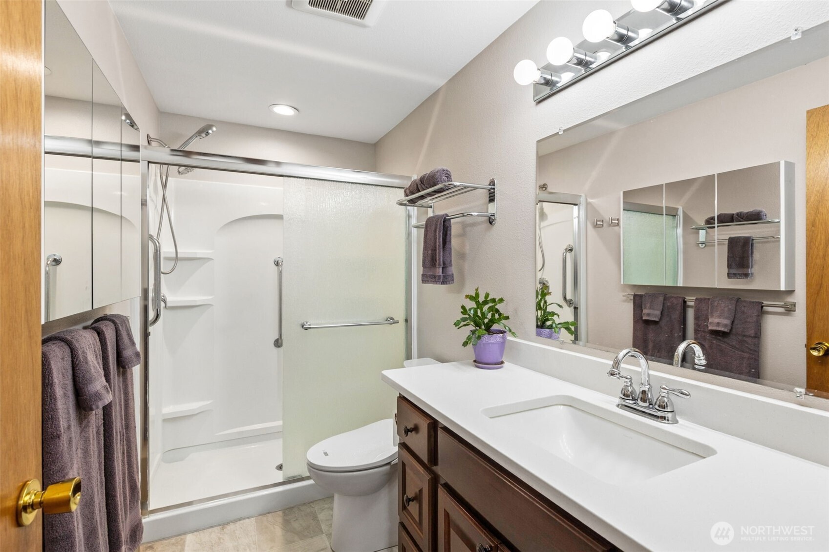 6816 4th Way SE Lacey WA 98503