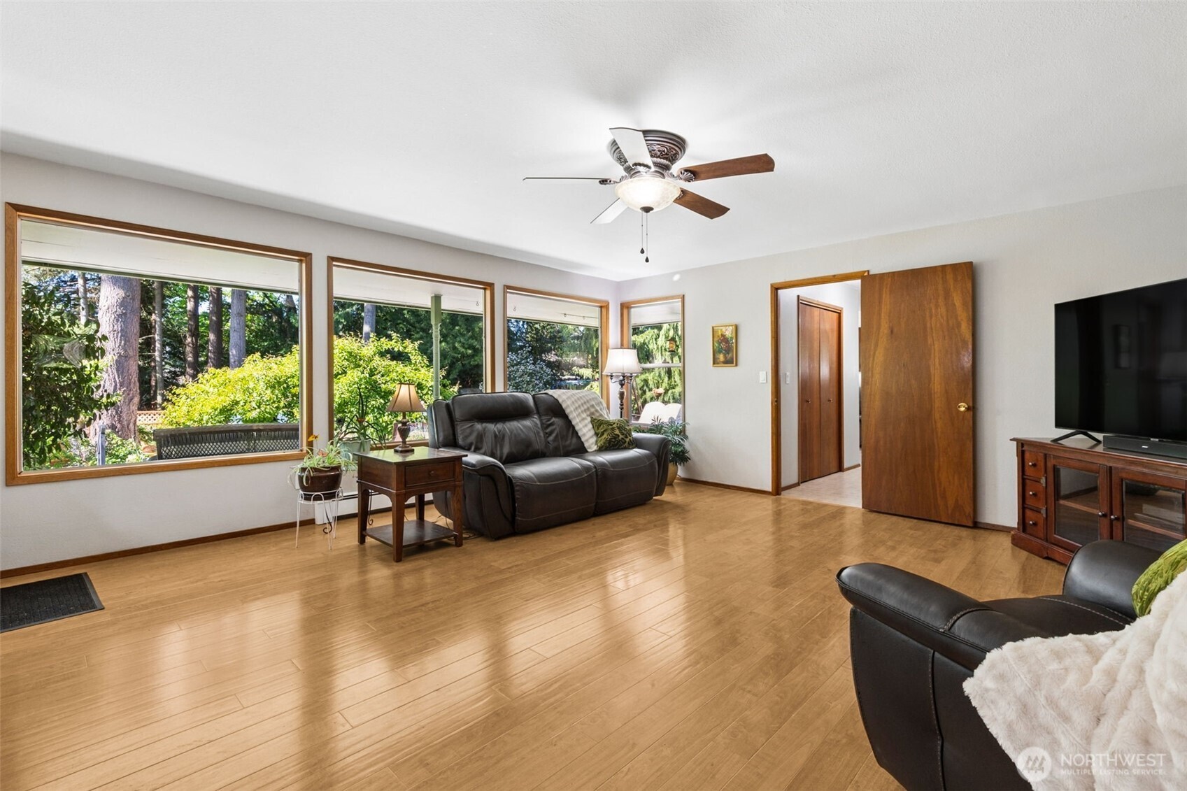 6816 4th Way SE Lacey WA 98503