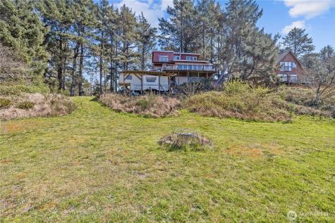 2543 State Route 109 Ocean Shores WA 98569