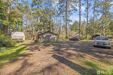 2543 State Route 109 Ocean Shores WA 98569
