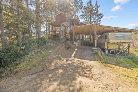 2543 State Route 109 Ocean Shores WA 98569