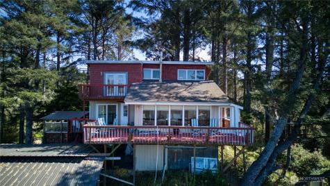 2543 State Route 109 Ocean Shores WA 98569