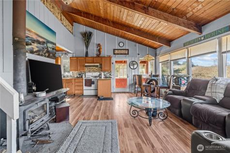 2543 State Route 109 Ocean Shores WA 98569