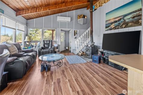 2543 State Route 109 Ocean Shores WA 98569