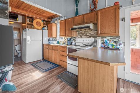2543 State Route 109 Ocean Shores WA 98569