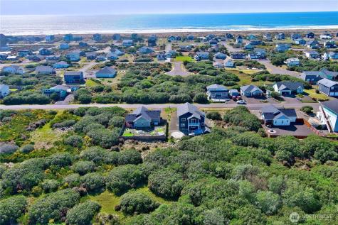 1160 Greenview Avenue SW Ocean Shores WA 98569