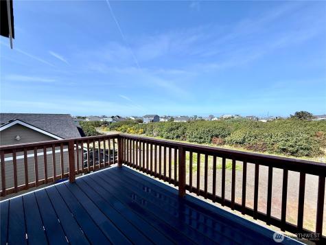 1160 Greenview Avenue SW Ocean Shores WA 98569