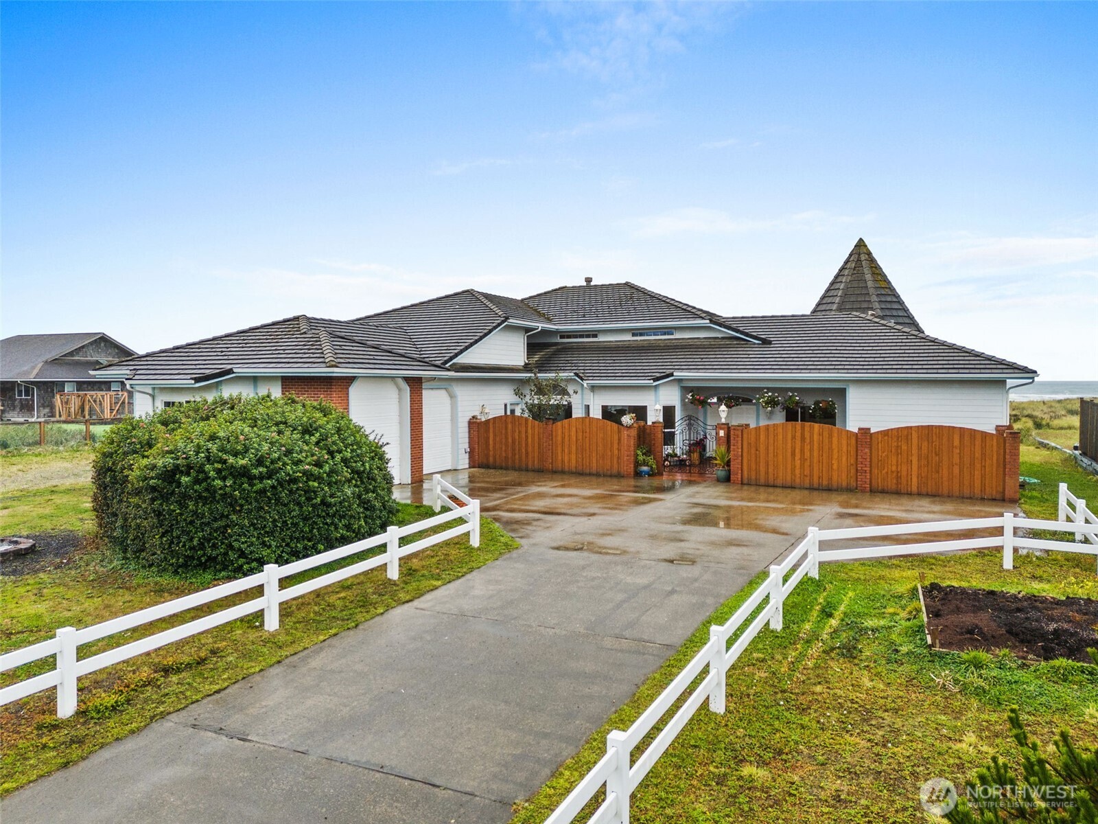 1981 Grey Gull Lane S Westport WA 98595
