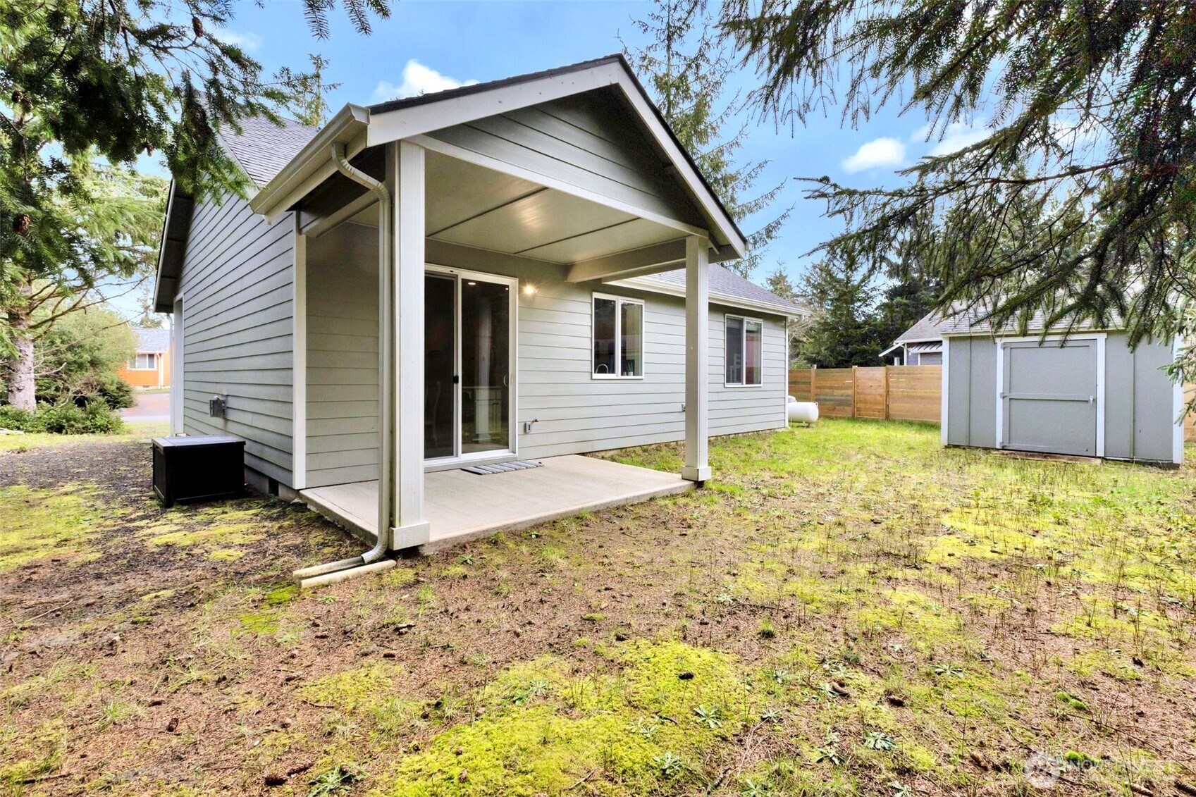 136 Spruce Loop SW Ocean Shores WA 98569