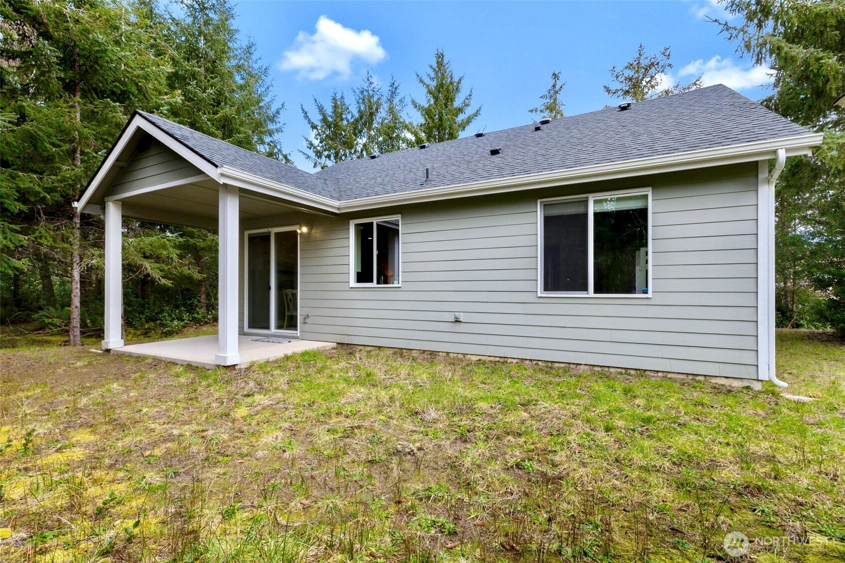 136 Spruce Loop SW Ocean Shores WA 98569