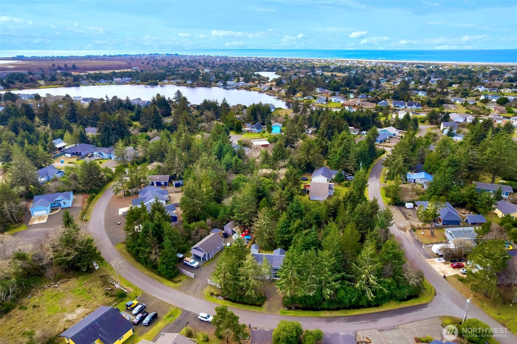 136 Spruce Loop SW Ocean Shores WA 98569