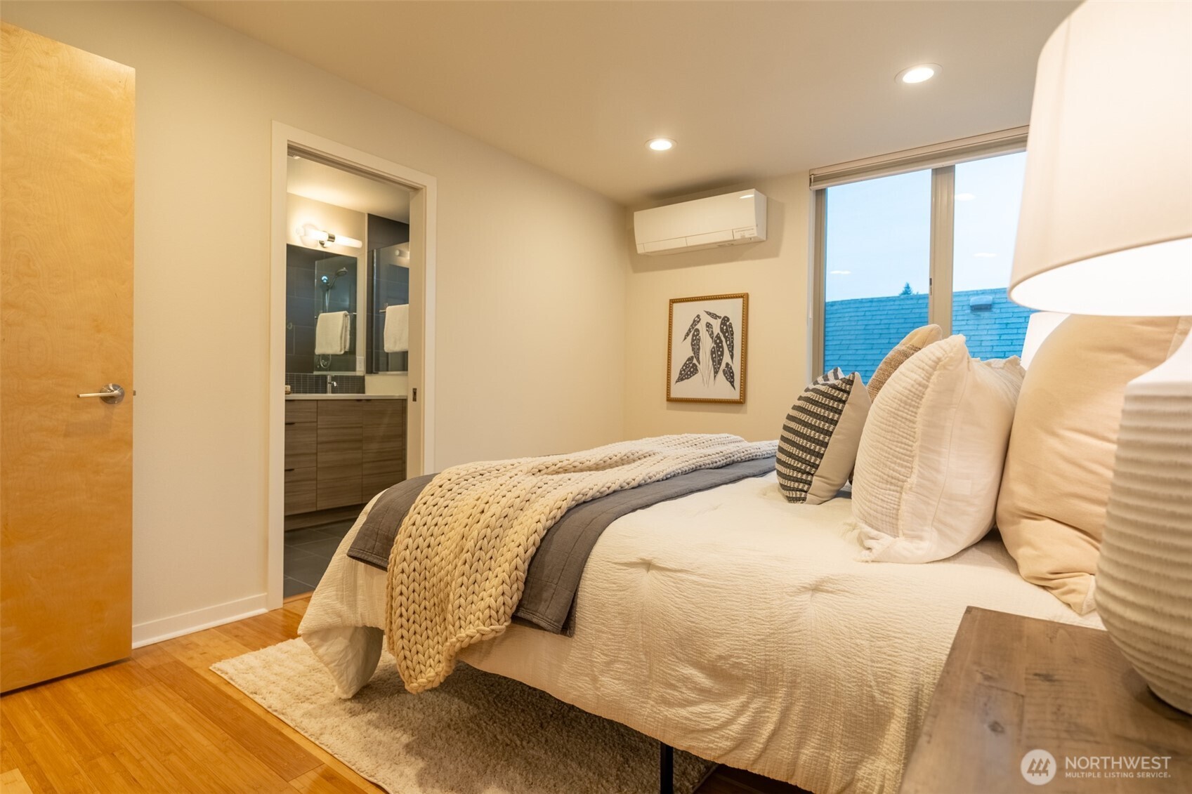 4413 Meridian Avenue N Seattle WA 98103