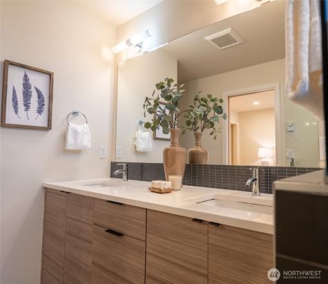 4413 Meridian Avenue N Seattle WA 98103