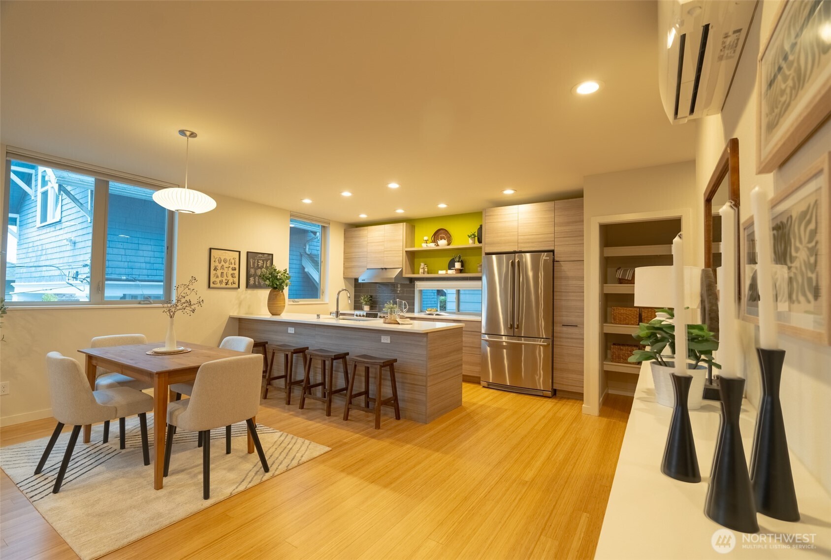 4413 Meridian Avenue N Seattle WA 98103