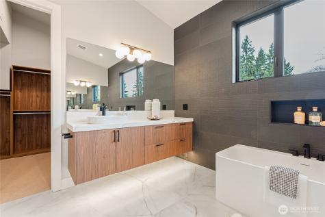 2423 129th Avenue SE Bellevue WA 98005