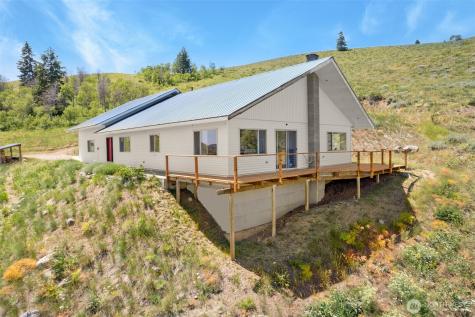 427 Rendezvous Road Winthrop WA 98862