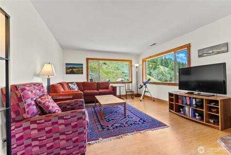 427 Rendezvous Road Winthrop WA 98862