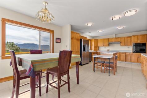 427 Rendezvous Road Winthrop WA 98862