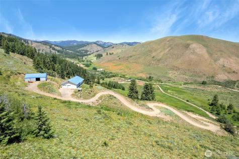 427 Rendezvous Road Winthrop WA 98862