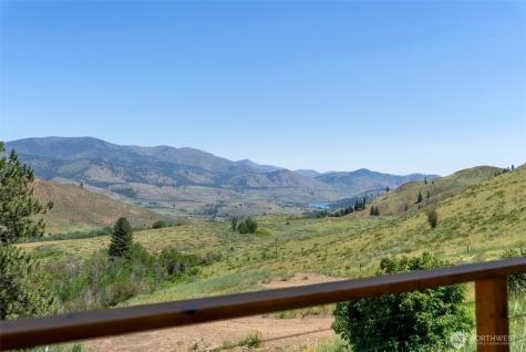 427 Rendezvous Road Winthrop WA 98862