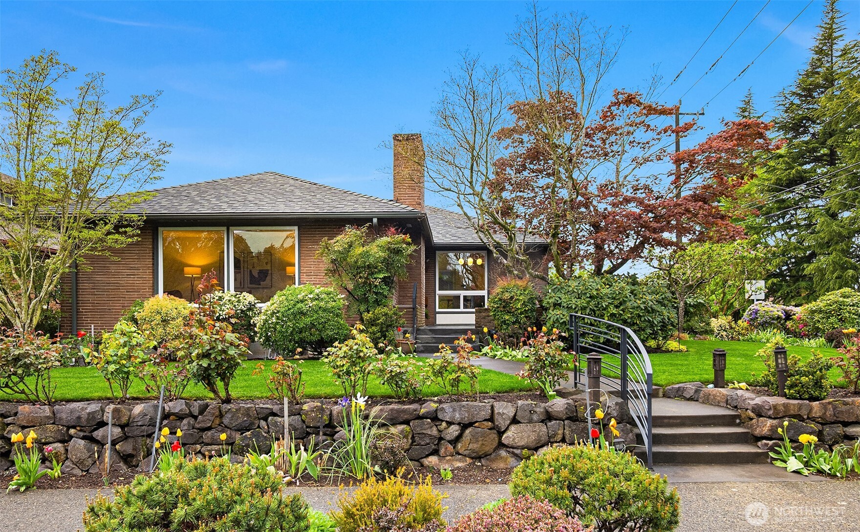 6857 44th Avenue NE Seattle WA 98115