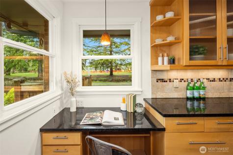 6857 44th Avenue NE Seattle WA 98115