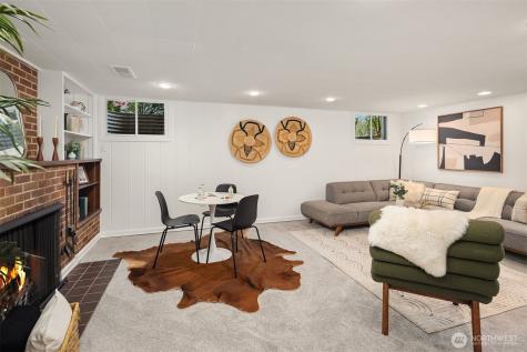 6857 44th Avenue NE Seattle WA 98115