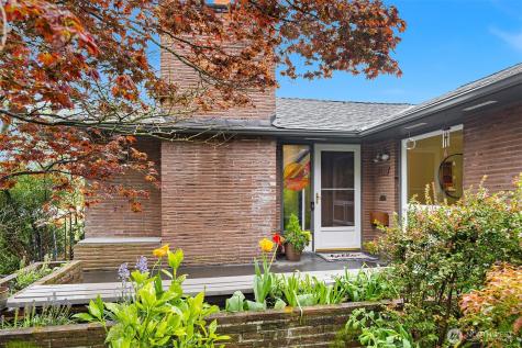 6857 44th Avenue NE Seattle WA 98115