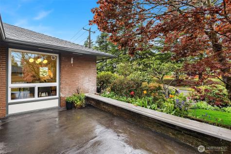 6857 44th Avenue NE Seattle WA 98115