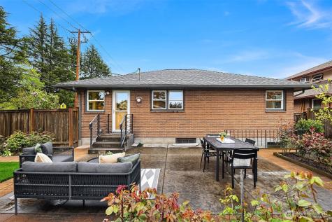6857 44th Avenue NE Seattle WA 98115