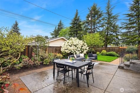 6857 44th Avenue NE Seattle WA 98115