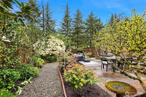 6857 44th Avenue NE Seattle WA 98115