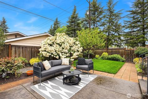 6857 44th Avenue NE Seattle WA 98115