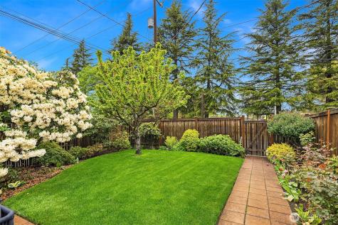 6857 44th Avenue NE Seattle WA 98115