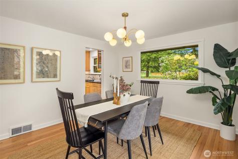 6857 44th Avenue NE Seattle WA 98115