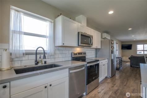 839 N 1st Street Westport WA 98595