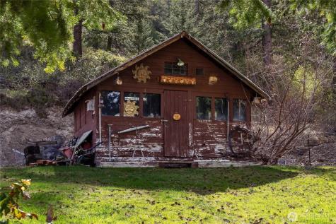 1622 Loomis Oroville Road Oroville WA 98827