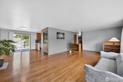 18904 66th Place W Lynnwood WA 98036