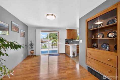 18904 66th Place W Lynnwood WA 98036