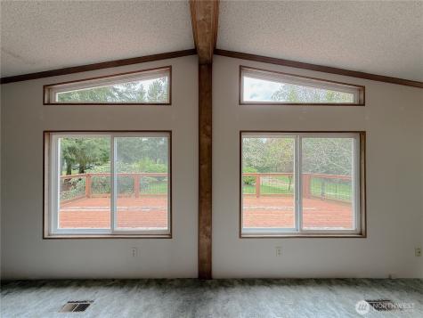 5010 Offut Lake Road SE Tenino WA 98589