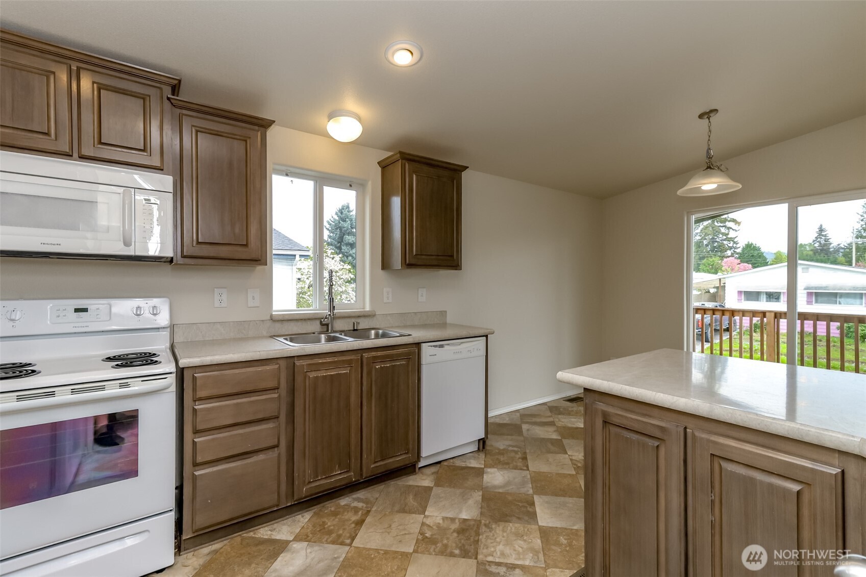 7104 141st Avenue E Sumner WA 98390